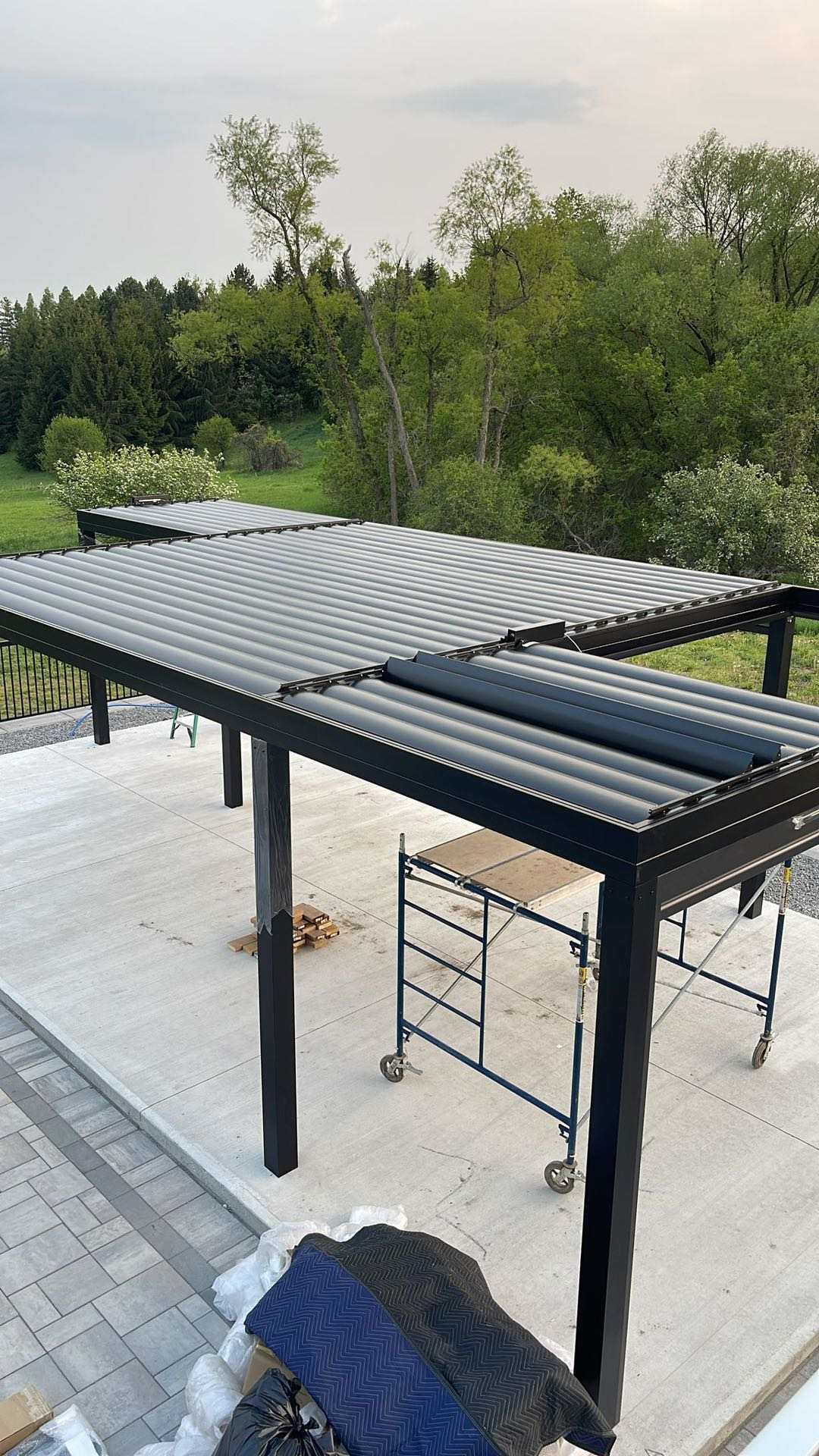 Sunzout Aluminum Pergola Roof Kit with Motorized Louvered Roof